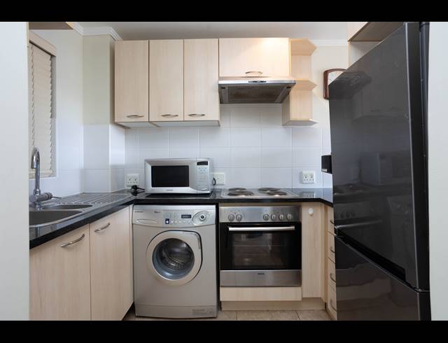 1 BEDROOM APARTMENT TO LET IN CLAREMONT